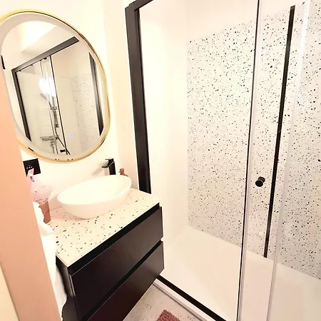 Daire City Centre With Free Parking Oostende